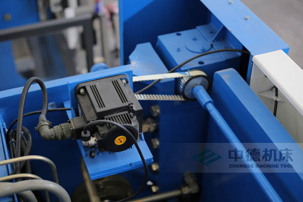 ZDPK-10032配有Y轴伺服定位功效,能切确有用进步Y轴精度,并使任务效力较着进步 ZDPK-10032配有Y轴伺服定位功效,能切确有用进步Y轴精度,并使任务效力较着进步