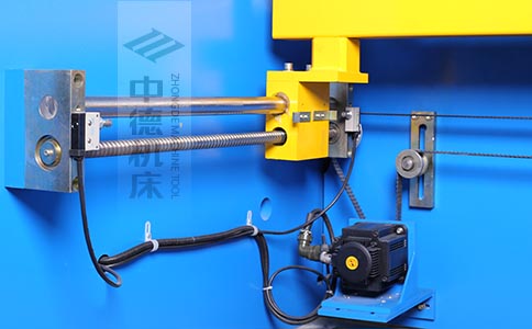 ZDPK-8025-X轴配有滚珠丝杆,伺服机电,钢丝同步带,能较着晋升X轴定位精度及速率.jpg ZDPK-8025-X轴配有滚珠丝杆,伺服机电,钢丝同步带,能较着晋升X轴定位精度及速率.jpg